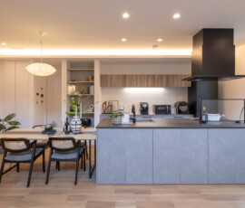 グレーキッチンのインテリア|モデルハウスコーディネート